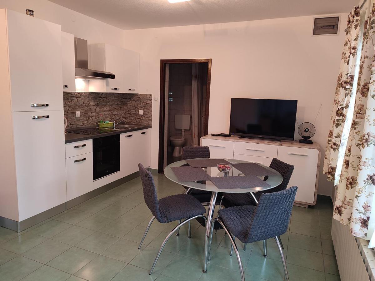 Apartments Bozic Grabovac  Extérieur photo