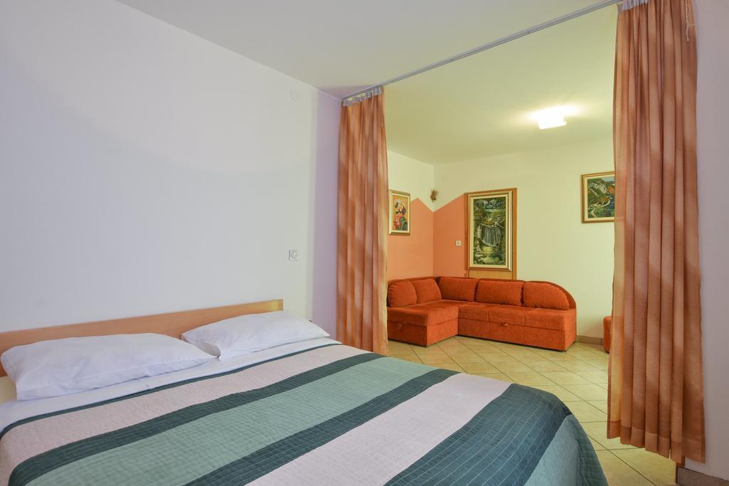 Apartments Bozic Grabovac  Extérieur photo