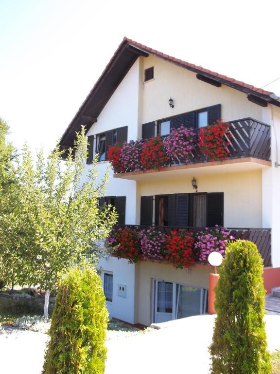 Apartments Bozic Grabovac  Extérieur photo